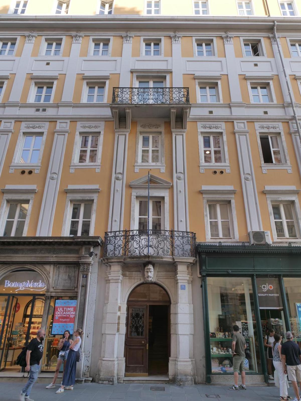 Casa Vacanze Trieste - Vista Piazza Unita Exterior foto